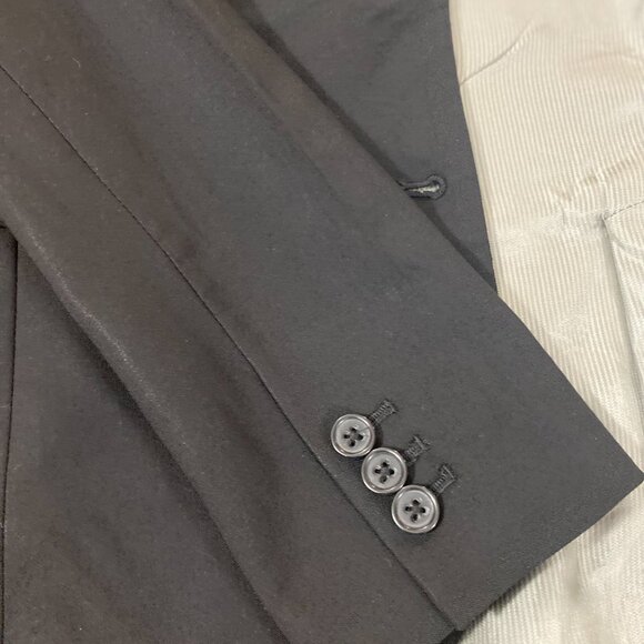 Banana Republic Classic Two-Button Fitted Blazer, Size 6 - Picture 8 of 9